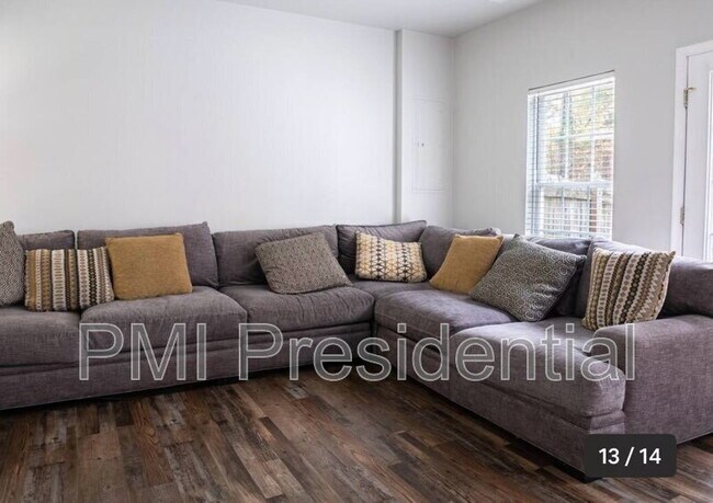 Building Photo - 1160 Grand Brook Dr