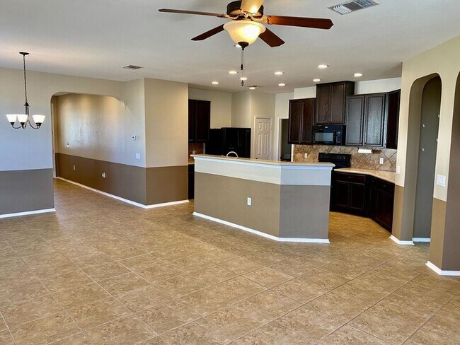 Foto del edificio - 10905 Roderick Lawson Ln