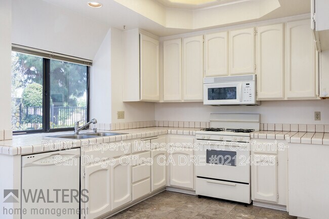 Foto del edificio - 13880 Stoney Gate Pl