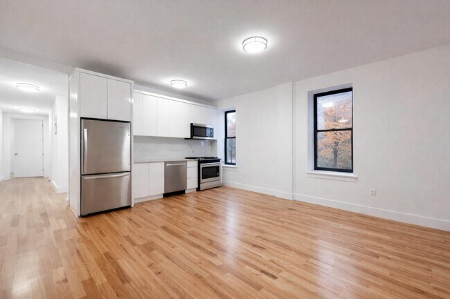Building Photo - 605 W 137th St