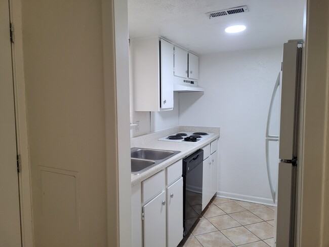 Building Photo - 4319 Buena Vista St