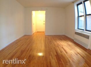 Primary Photo - 200 W 18th St