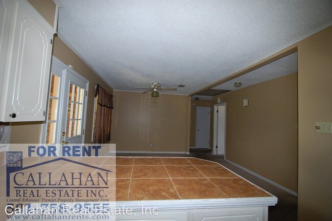 Building Photo - 3 br, 2 bath House - 8 Newbury Ln