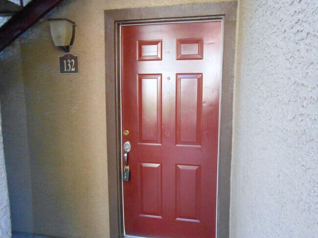 Foto del edificio - Spacious 1st Floor Condo at The Lakes