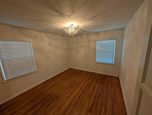 Building Photo - 1007 Pacific St