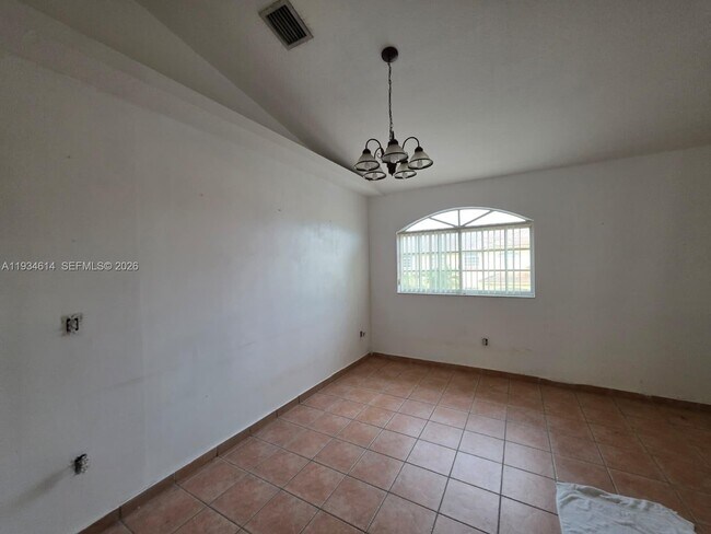 Foto del edificio - 7520 W 20th Ave