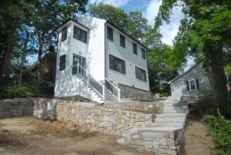 Building Photo - 9 Ledge St