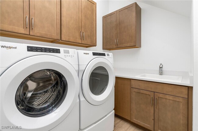 Foto del edificio - 9589 Caymas St