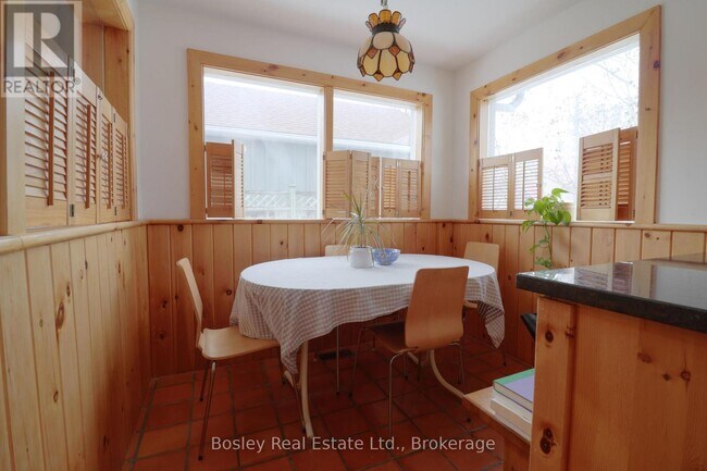 Building Photo - 150 Fourth St W