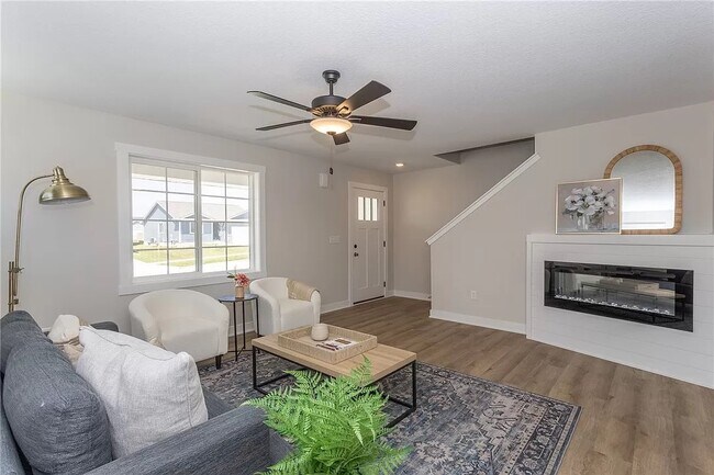Building Photo - 3055 Worchester Dr
