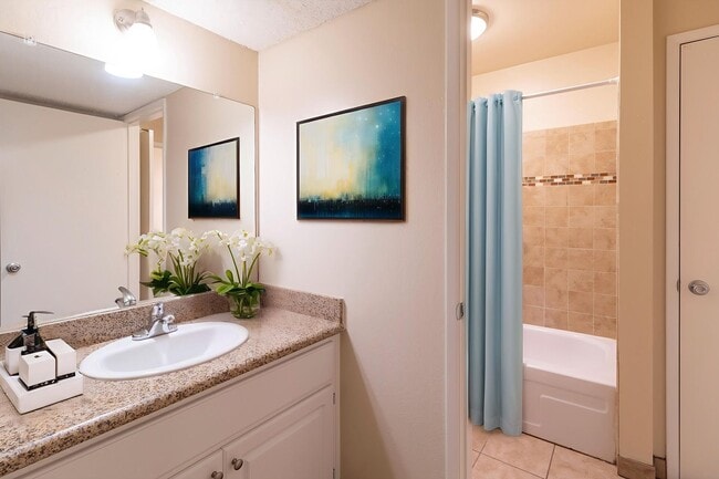 Interior Photo - Riverside Gardens