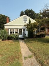 Building Photo - 310 E Park Pl