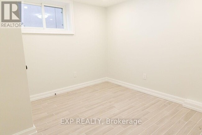Building Photo - 1046 Caven St