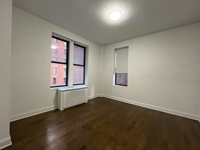 Foto del edificio - 200 W 58th St