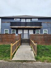 Building Photo - 3801 Anita St