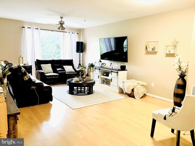 Foto del edificio - 13853 Bailiwick Terrace