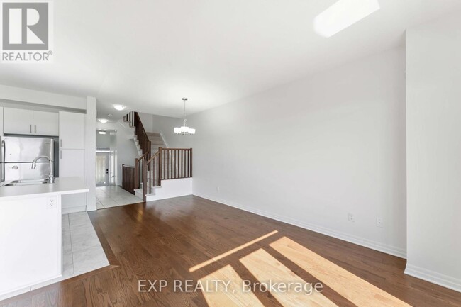 Building Photo - 521 Rioja St