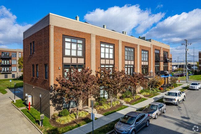 Building Photo - District Lofts