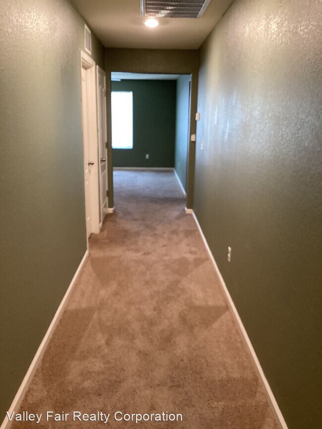 Foto del edificio - 3 br, 2 bath House - 5549 Glowhaven St