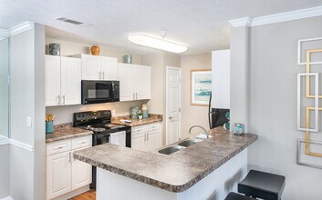 Building Photo - MAA Berkeley Lake