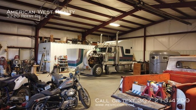Building Photo - bedroom in Cody WY 82414