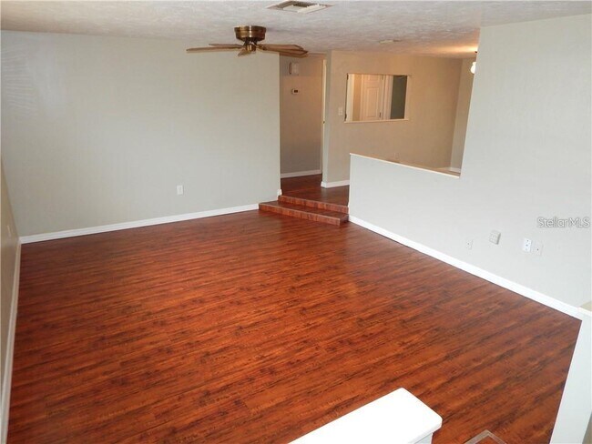 Building Photo - 5702 Moog Rd