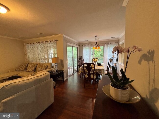 Foto del edificio - 9230 Cardinal Forest Ln