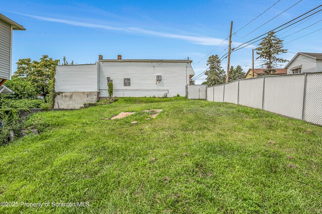 Building Photo - 367 N Bromley Ave