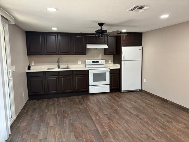 Photo - Rodriguez-N. 54th Ln Apartment