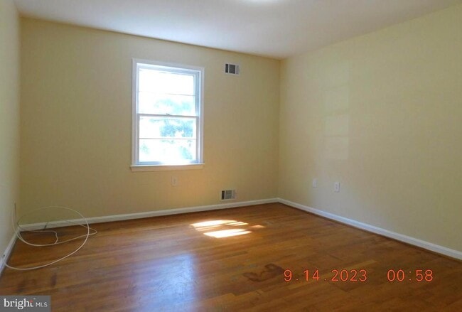 Building Photo - 8691 Old Dumfries Rd