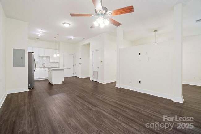 Building Photo - 716 N Davidson St