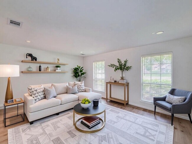 Building Photo - 3930 Cypress Hill Dr