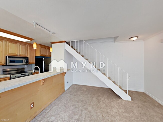 Building Photo - 5641 Playa Del Rey Ct
