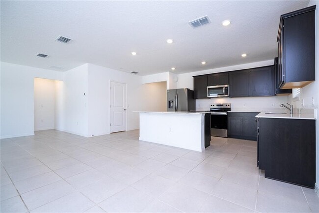 Foto del edificio - 471 Pine Tree Blvd