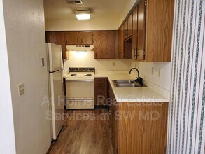 Building Photo - 1947 S Ingram Mill Rd