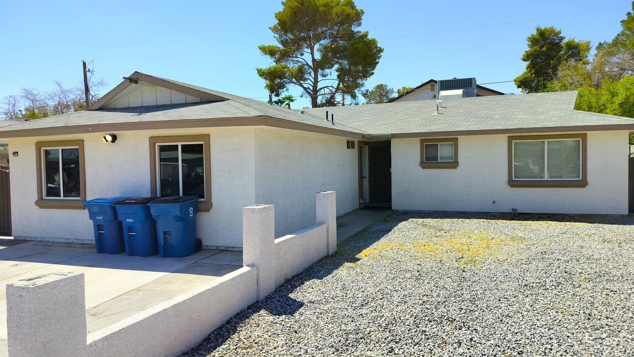 Foto principal - 5821 W Eugene Ave