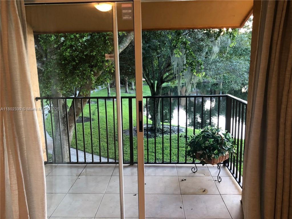 Foto principal - 10717 Cleary Blvd