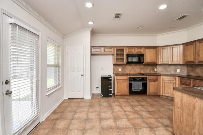 Foto del edificio - 12818 Schiller Park Ln