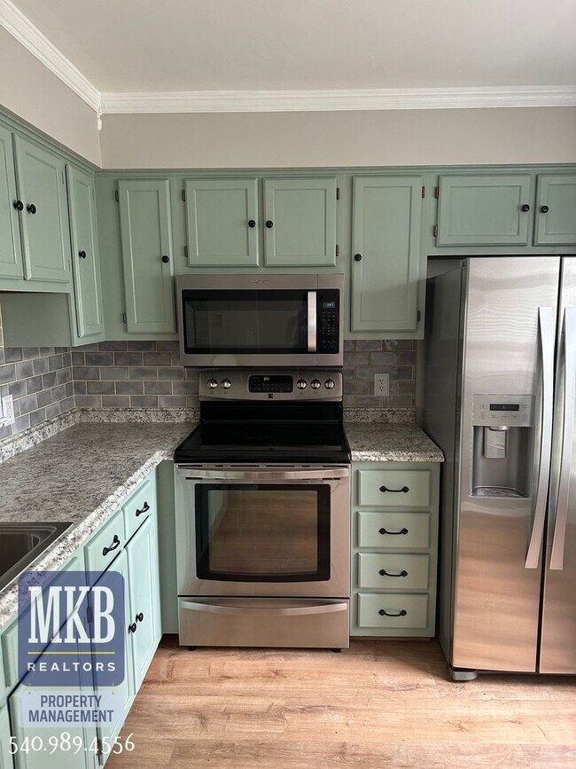 Foto del edificio - 2-Possible 3 Bedroom Townhome in North County