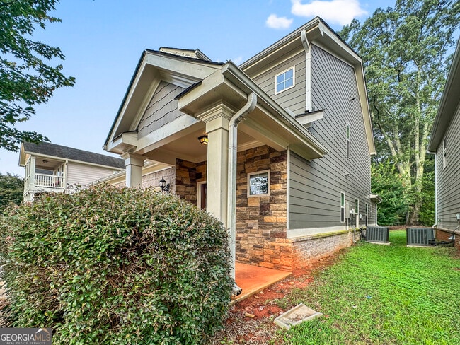Building Photo - 212 Daisy Cir