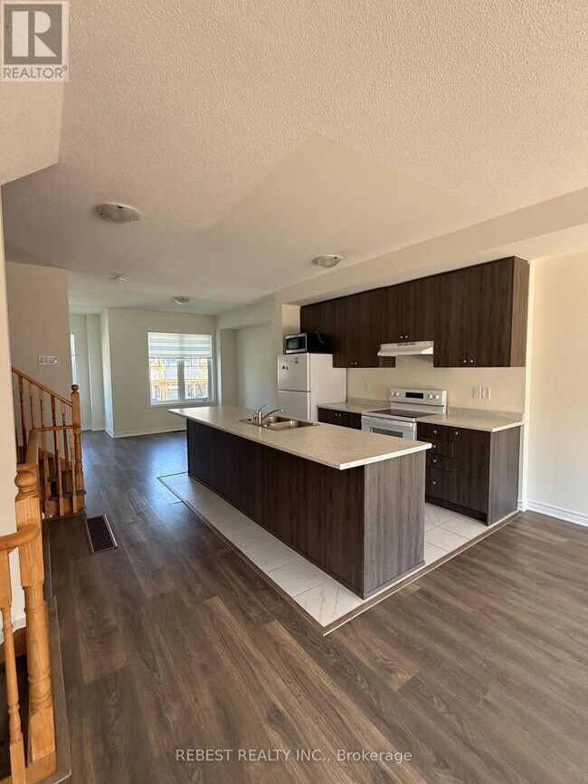 Building Photo - 99 Surf Dr