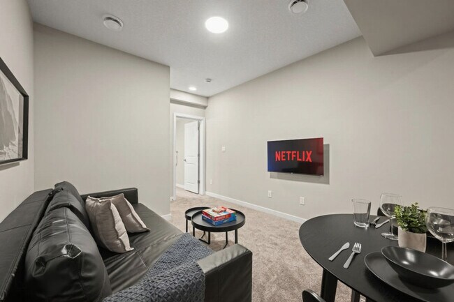 Building Photo - 8664 Edgemont Link NW