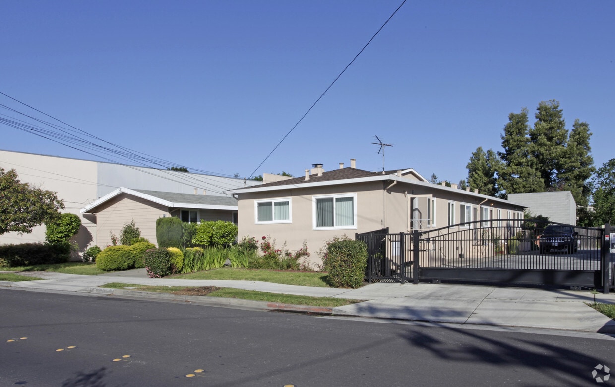 Primary Photo - 110-112 Hazel Ave