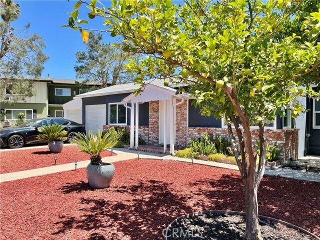 Foto del edificio - 5550 Riverton Ave