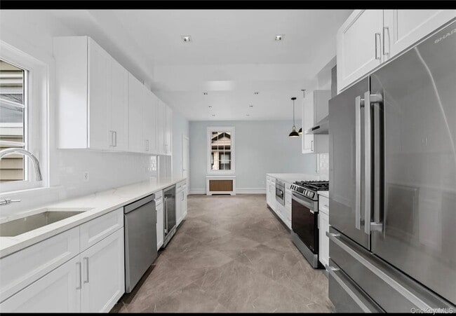 Building Photo - 70 Normandy Rd