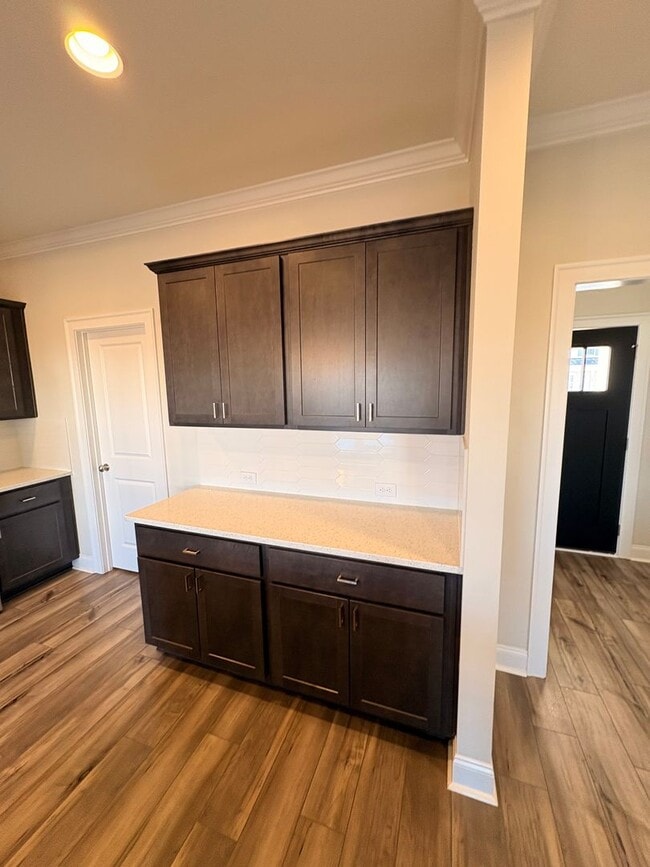 Building Photo - 117 Alva Ct