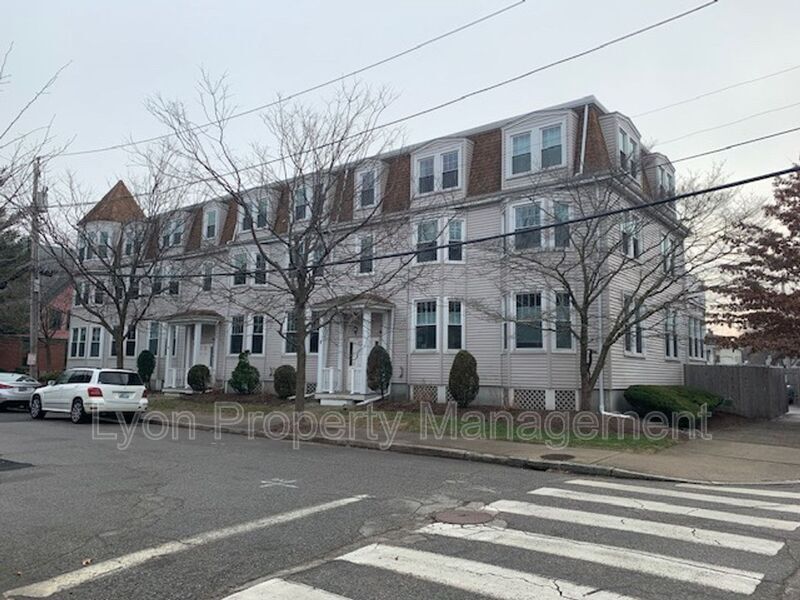 8 Slocum St Unit 19, Providence, RI 02909 Condo for Rent in