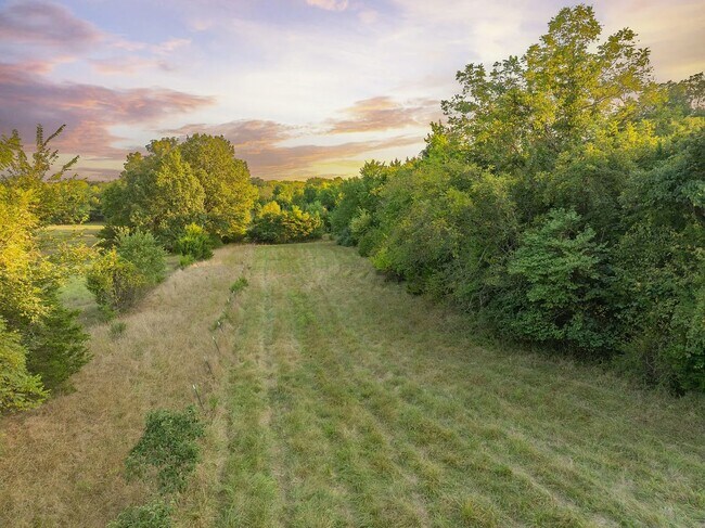 Foto del edificio - 8430 N Oaklawn Dr