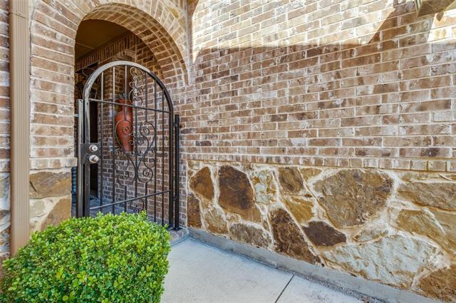 Foto del edificio - 1627 Brook Grove Dr