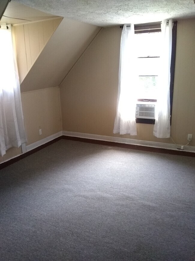 Bedroom 1 - 328 S Prospect St